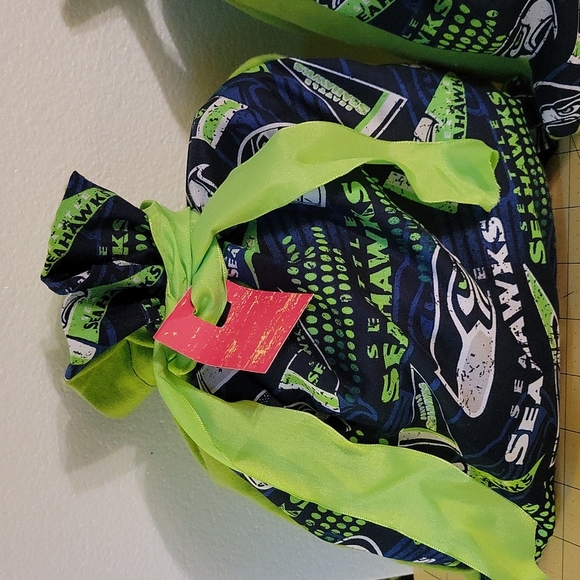 Pair of Seahawks gift bags - Picture 3 of 4